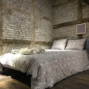 https://petite-maison-liegeoise-la-cabane-de-liege.brusselshotelsbook.com